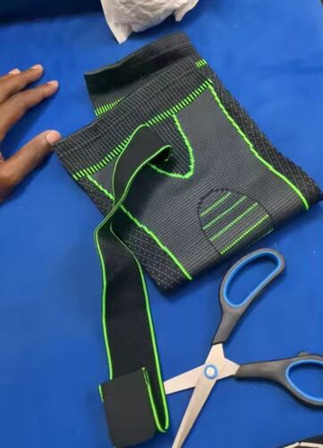 Adjustable Knee Brace Support Compression Knee (allow to open)